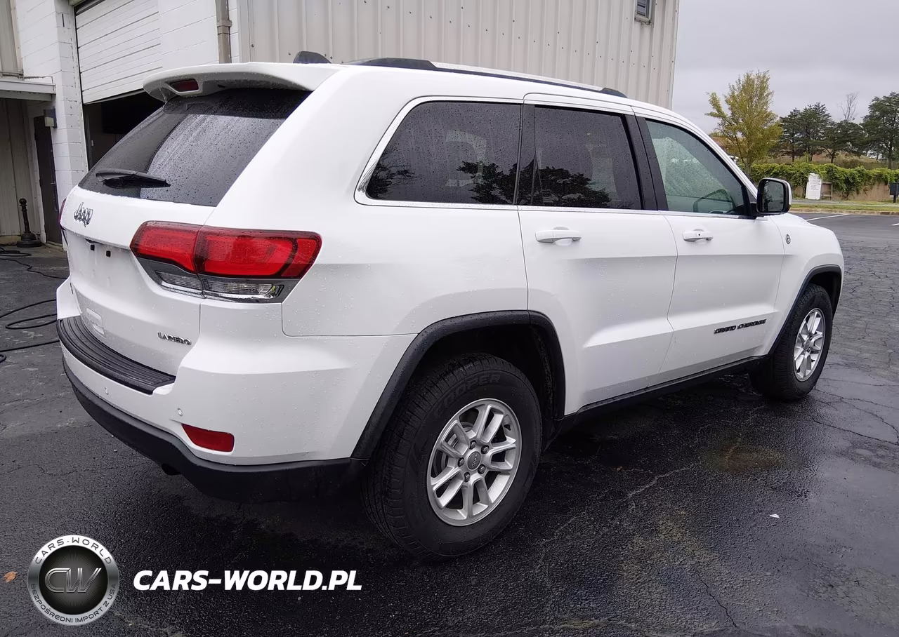 2020 Jeep Grand Cherokee Laredo E 4X4 VIN:1C4RJFAG4LC165524 - 4