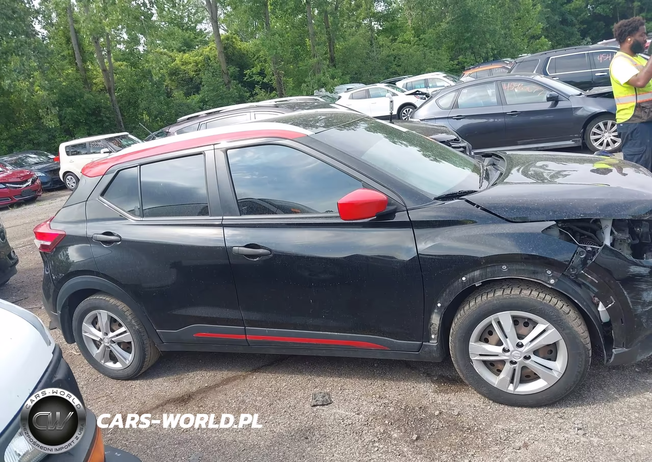 2019 Nissan Kicks S VIN:3N1CP5CU0KL555091 - 14