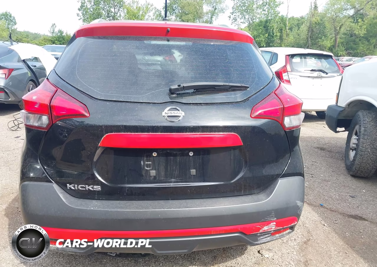 2019 Nissan Kicks S VIN:3N1CP5CU0KL555091 - 17
