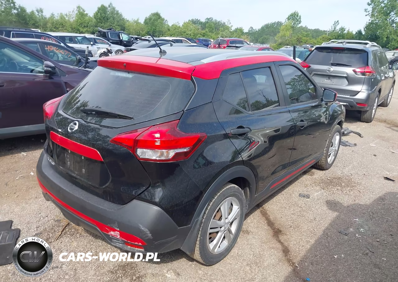 2019 Nissan Kicks S VIN:3N1CP5CU0KL555091 - 4
