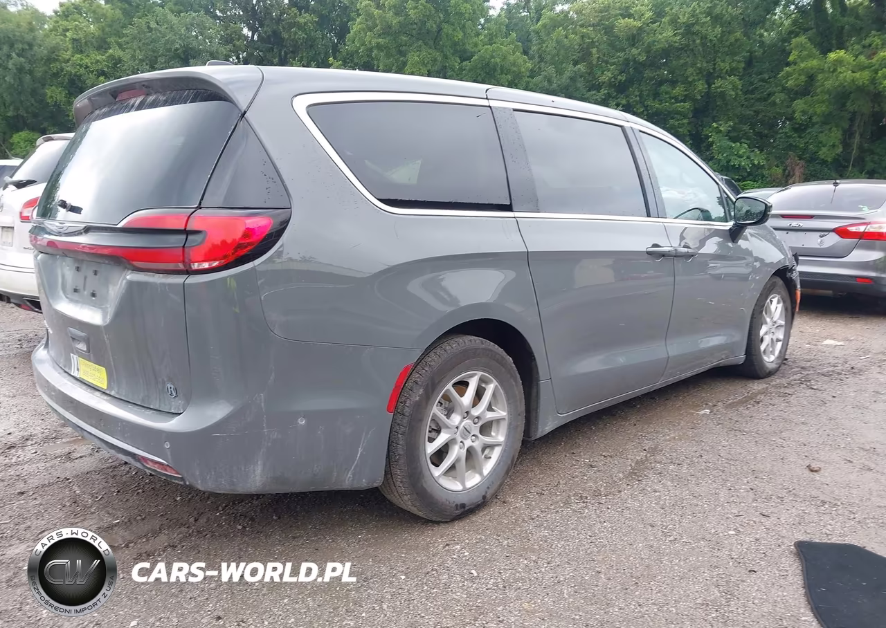 2024 Chrysler Pacifica Touring L VIN:2C4RC1BG6RR203394 - 4