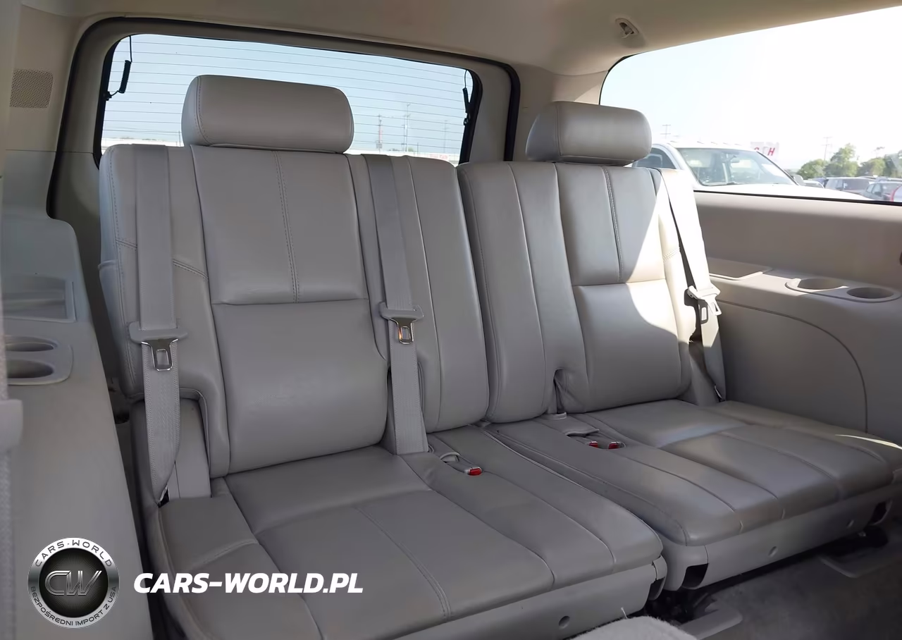 2011 Chevrolet Suburban Lt VIN:1GNSCJE07BR270038 - 17