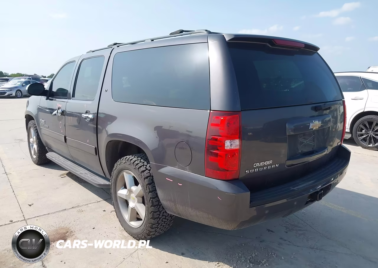 2011 Chevrolet Suburban Lt VIN:1GNSCJE07BR270038 - 3