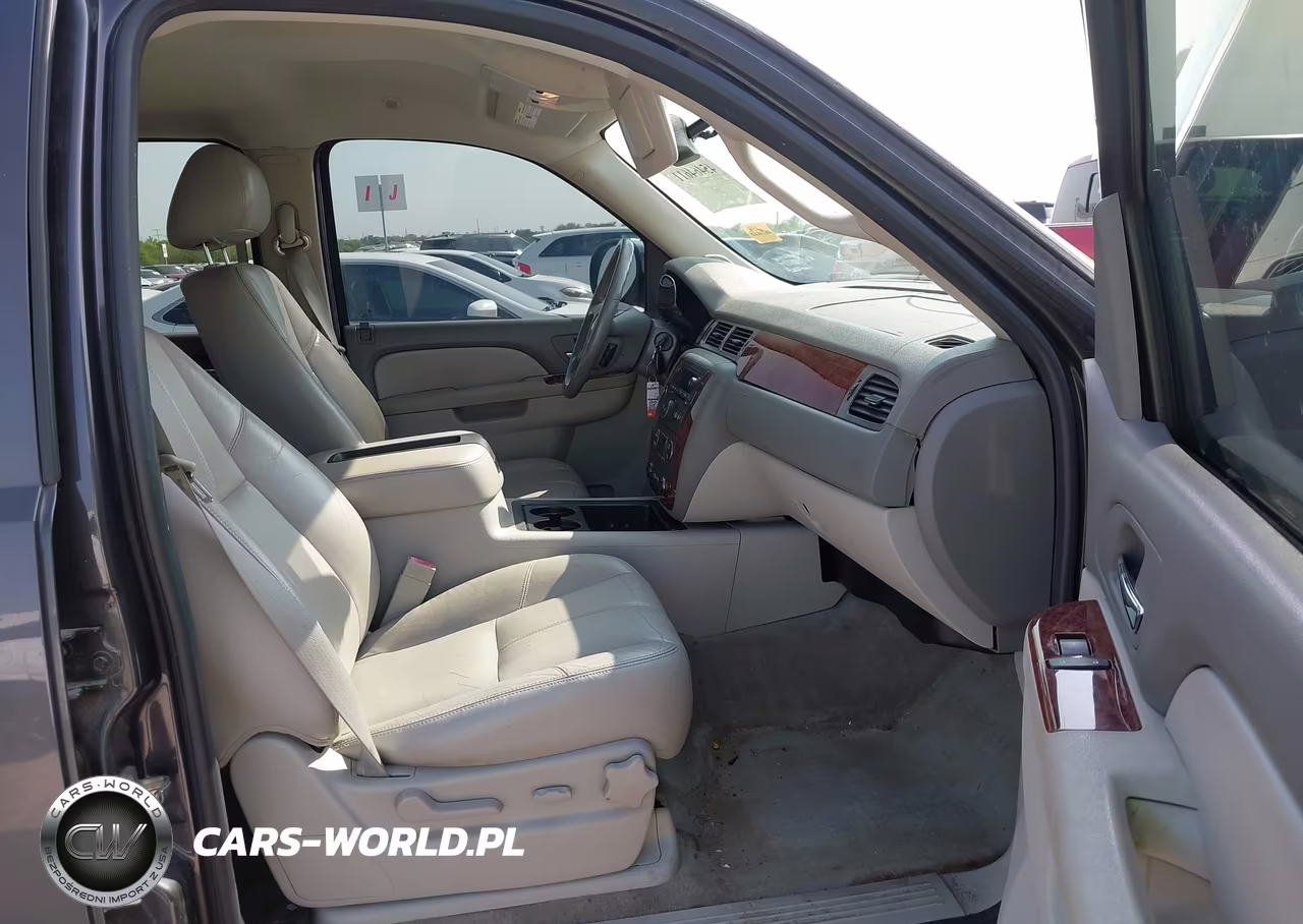 2011 Chevrolet Suburban Lt VIN:1GNSCJE07BR270038 - 5
