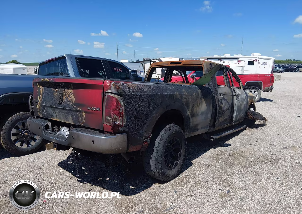 2017 Ram 3500 Laramie 4X4 8' Box VIN:3C63R3JLXHG557297 - 4