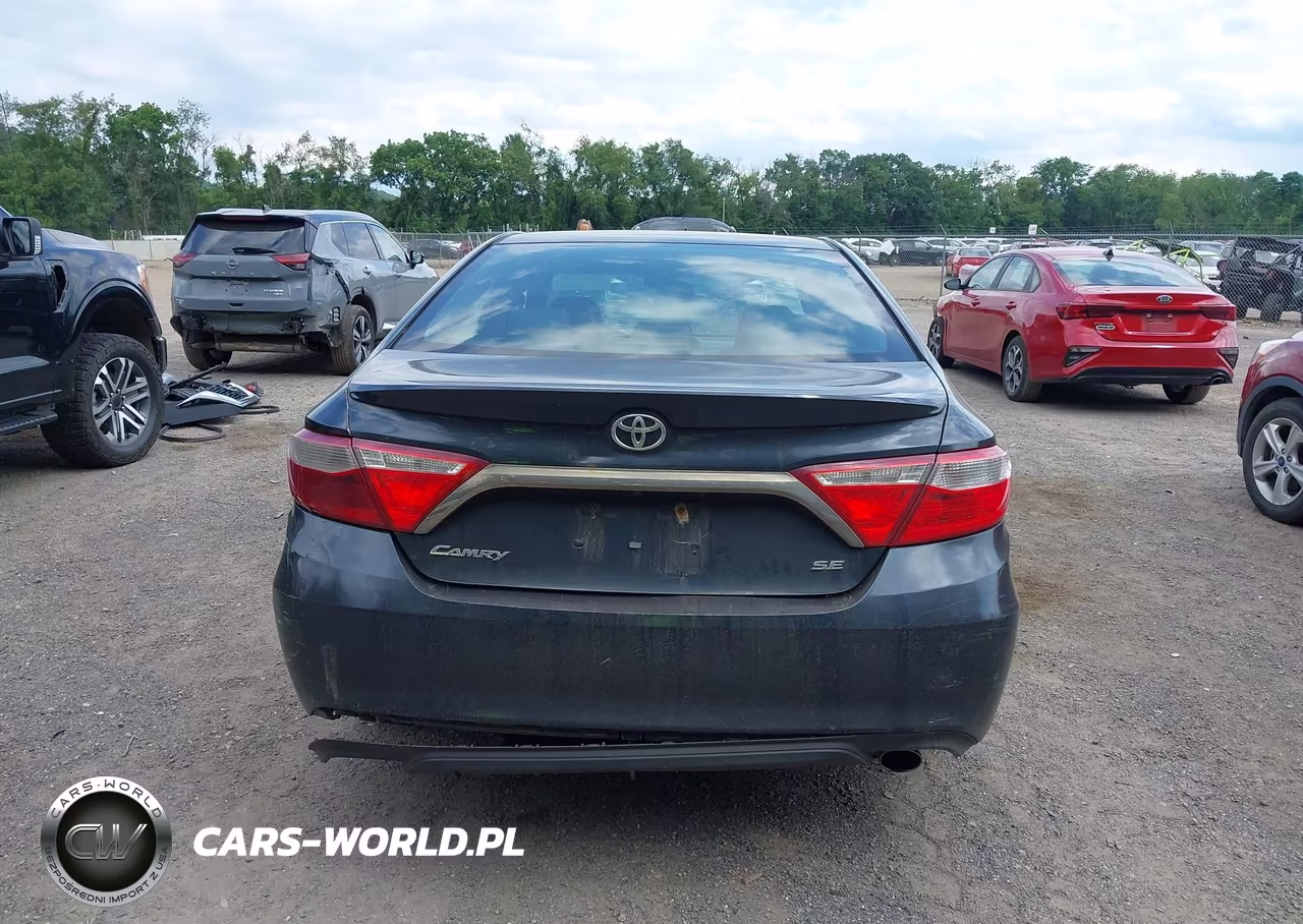 2015 Toyota Camry Se VIN:4T1BF1FK3FU947729 - 16