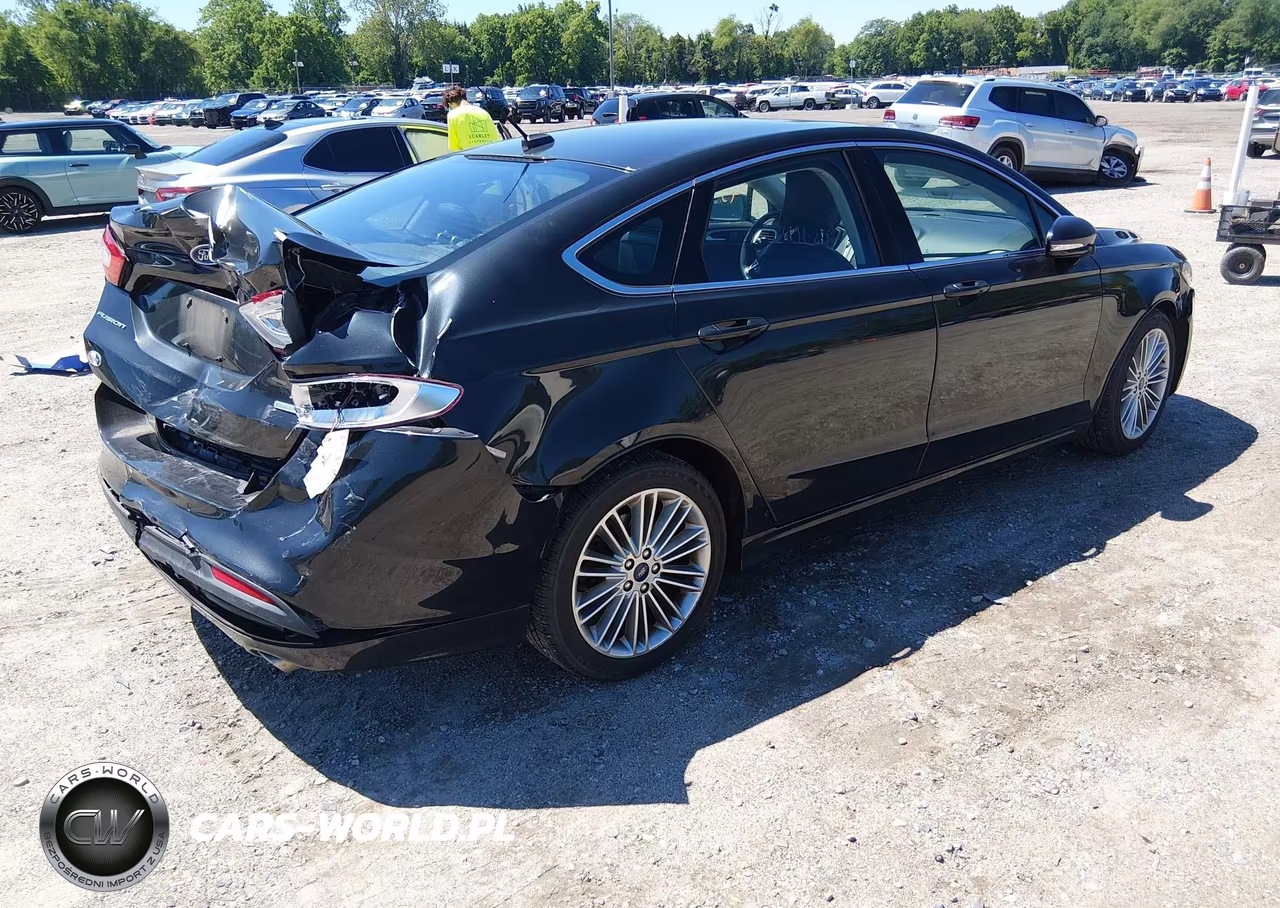 2015 Ford Fusion Se VIN:1FA6P0HD9F5108275 - 4