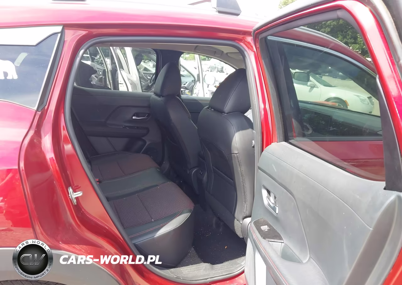 2025 Nissan Kicks Sr Fwd VIN:3N8AP6DA6SL402749 - 8