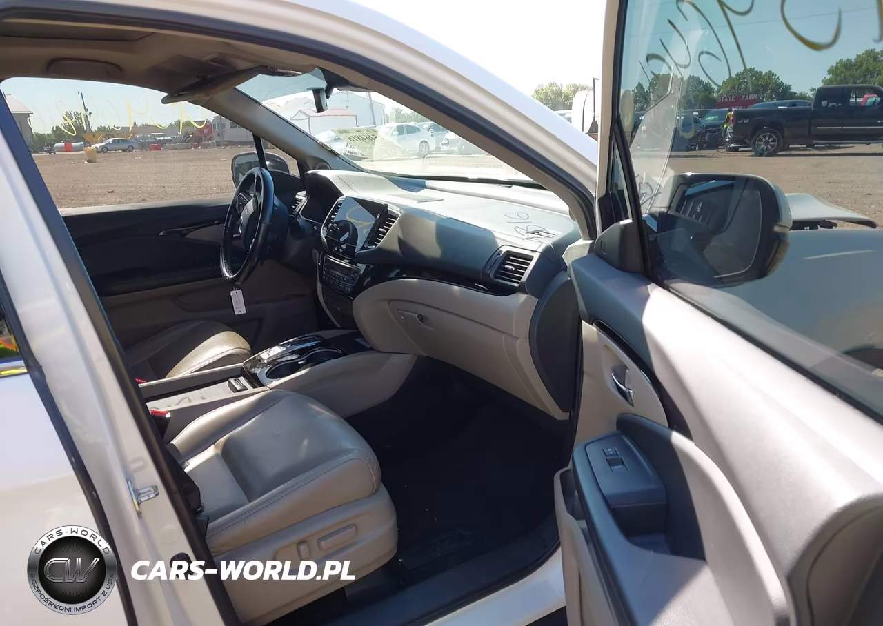 2019 Honda Pilot Elite VIN:5FNYF6H07KB001241 - 5