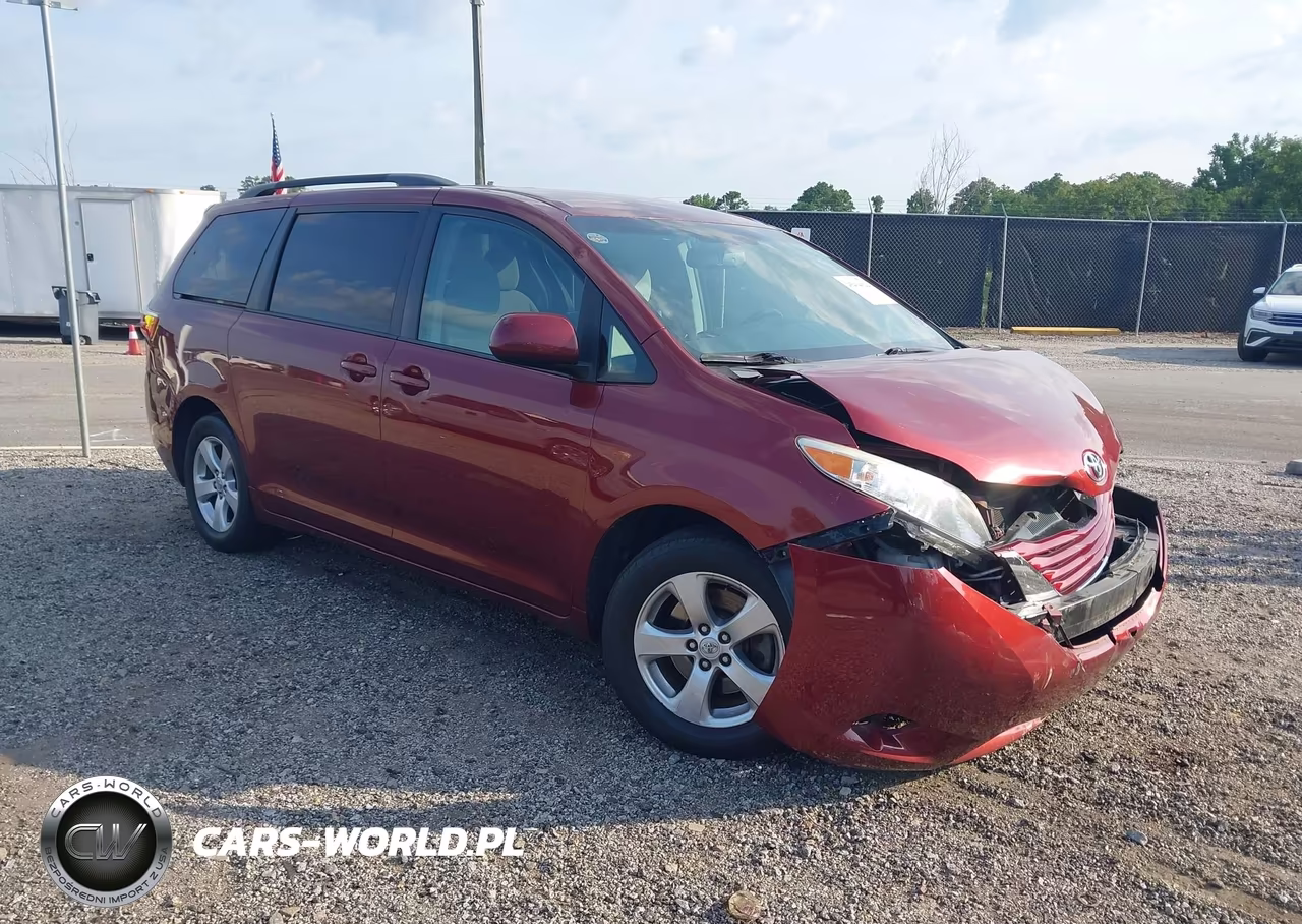 2017 Toyota Sienna Le 8 Passenger