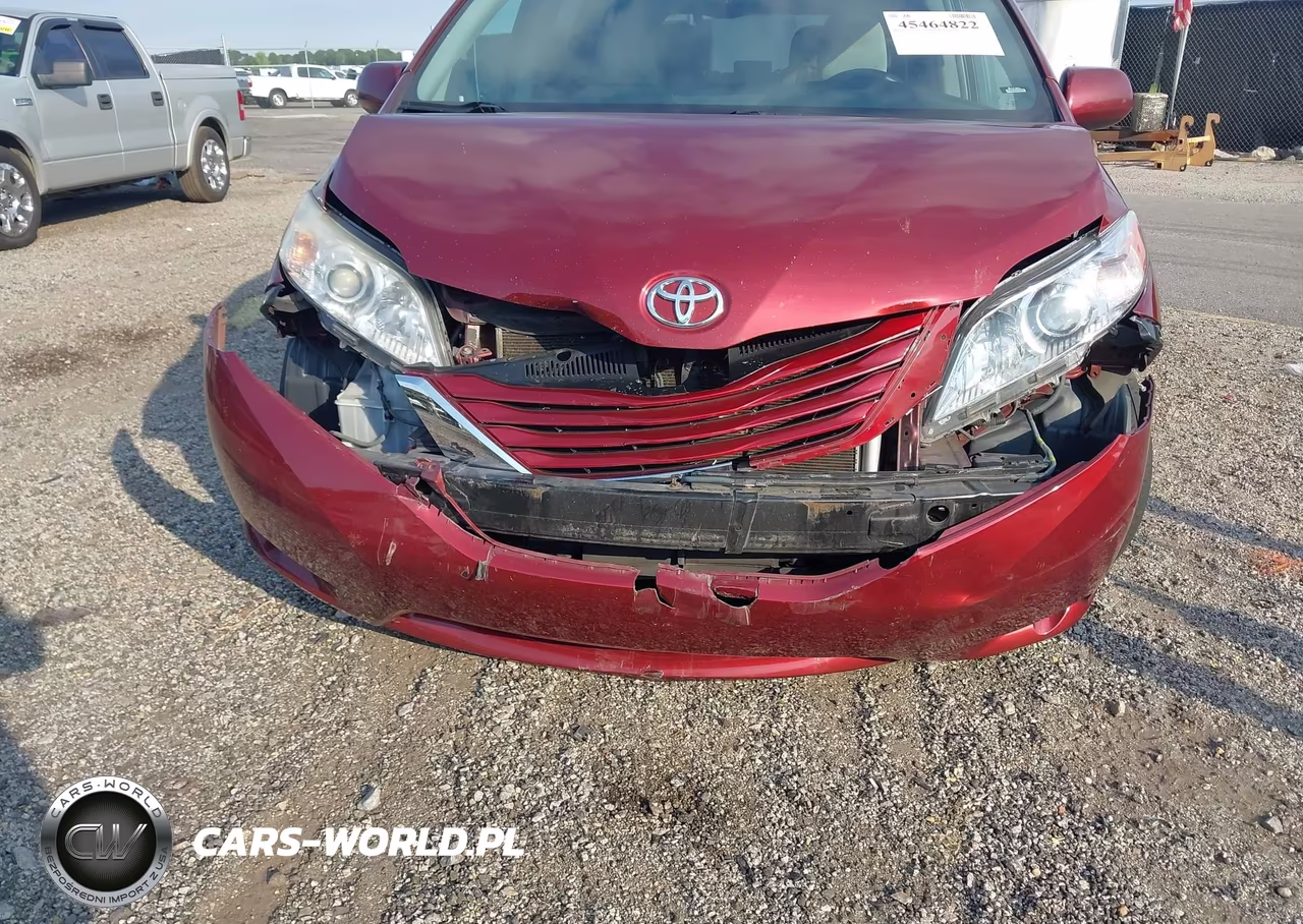 2017 Toyota Sienna Le 8 Passenger VIN:5TDKZ3DC3HS826905 - 6