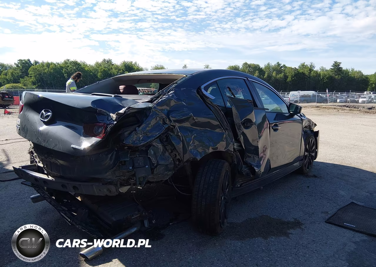 2023 Mazda Mazda3 2.5 S Carbon Edition VIN:3MZBPACM0PM379403 - 4