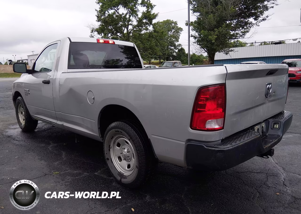 2019 Ram 1500 Classic VIN:3C6JR6DG0KG502890 - 3
