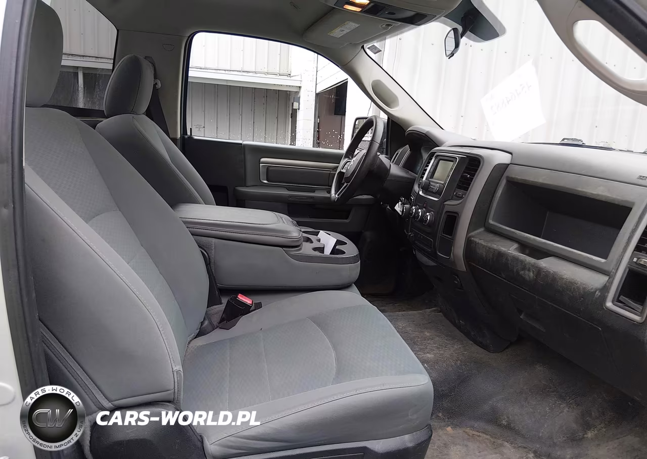 2019 Ram 1500 Classic VIN:3C6JR6DG0KG502890 - 5