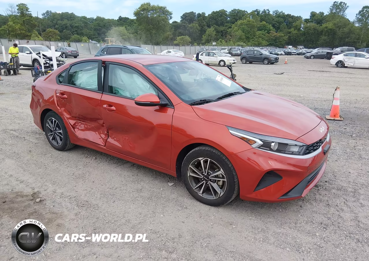 2023 Kia Forte Lxs – zdjęcie 1 z 18
