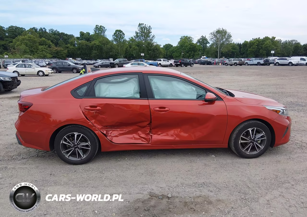 2023 Kia Forte Lxs VIN:3KPF24AD1PE623867 - 13