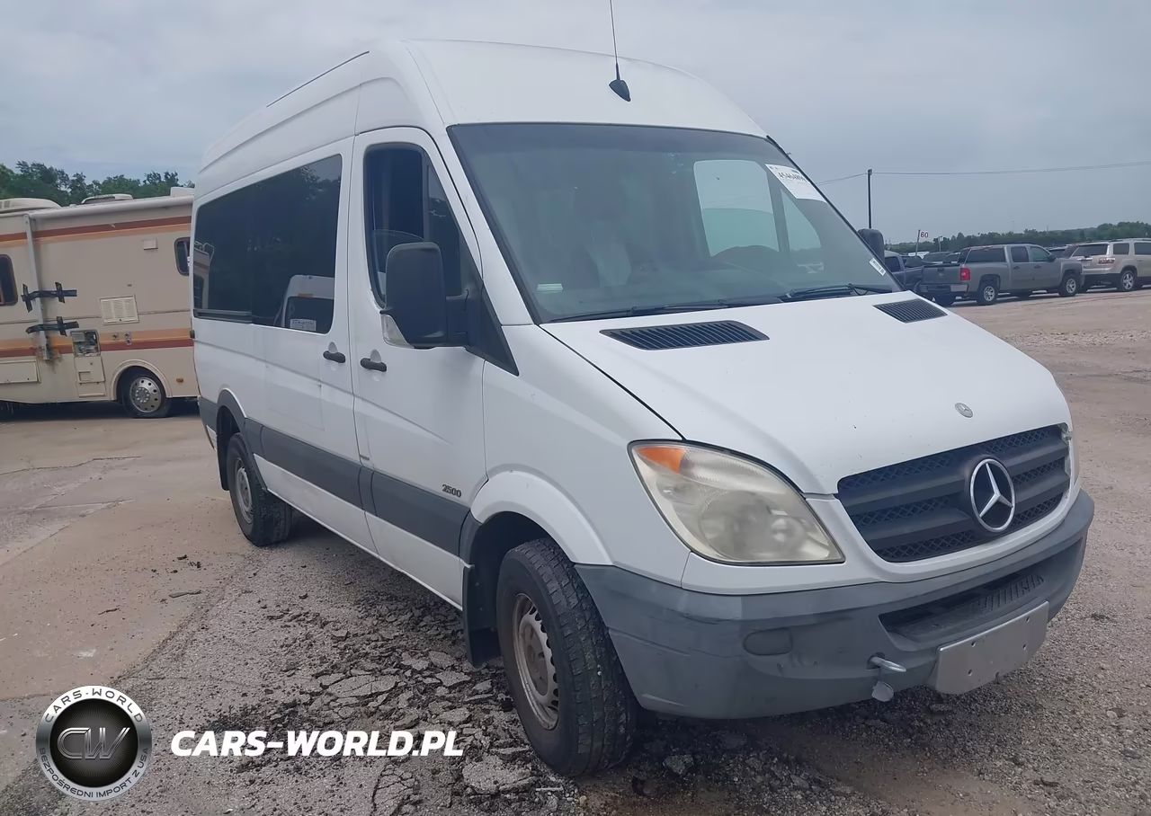 2011 Mercedes-Benz Sprinter 2500 Normal Roof – zdjęcie 1 z 16