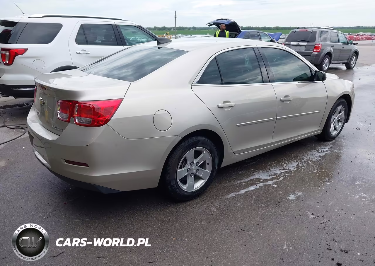 2015 Chevrolet Malibu 1Fl VIN:1G11A5SL1FF266812 - 4