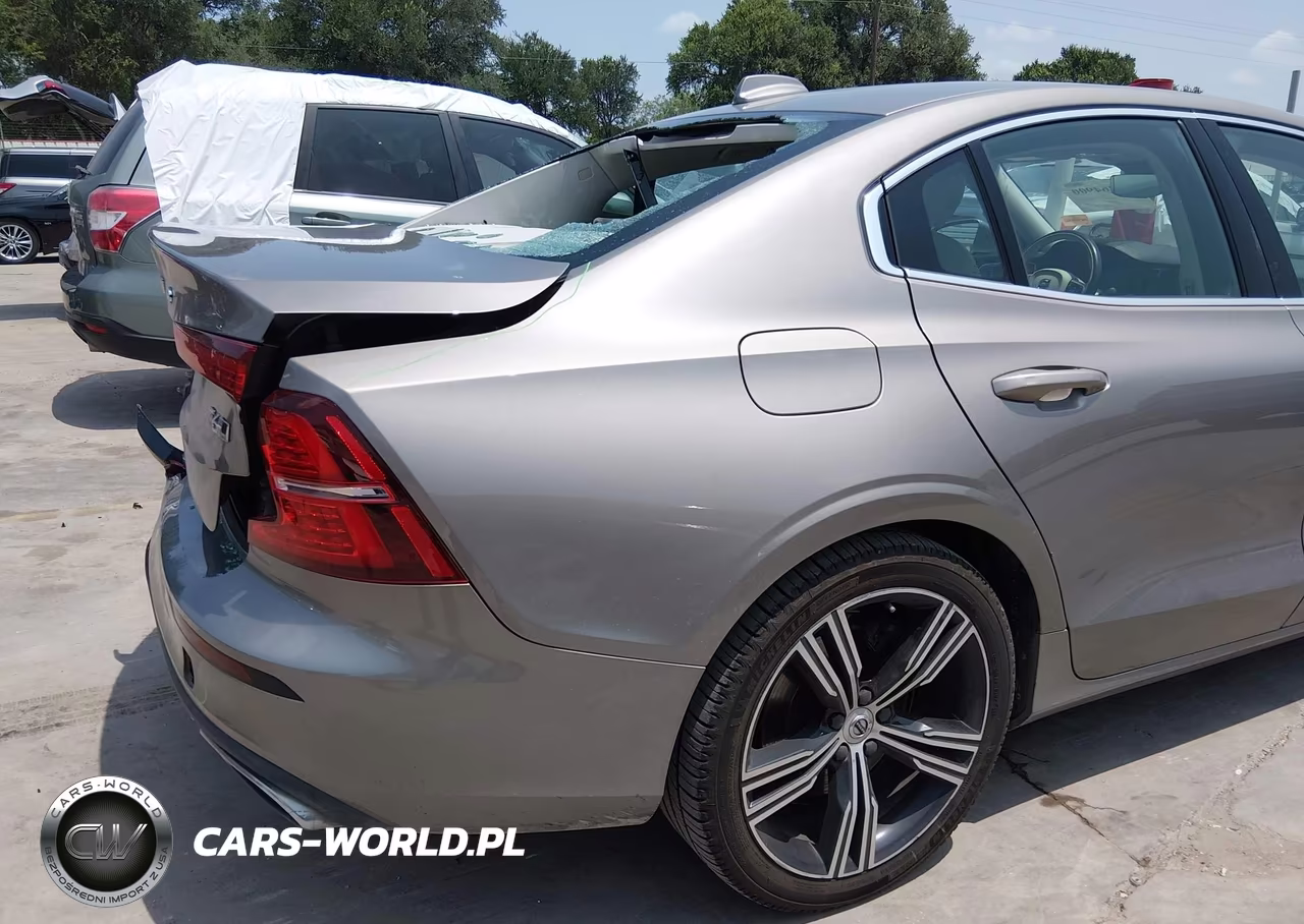 2019 Volvo S60 T6 Inscription VIN:7JRA22TL7KG000878 - 18