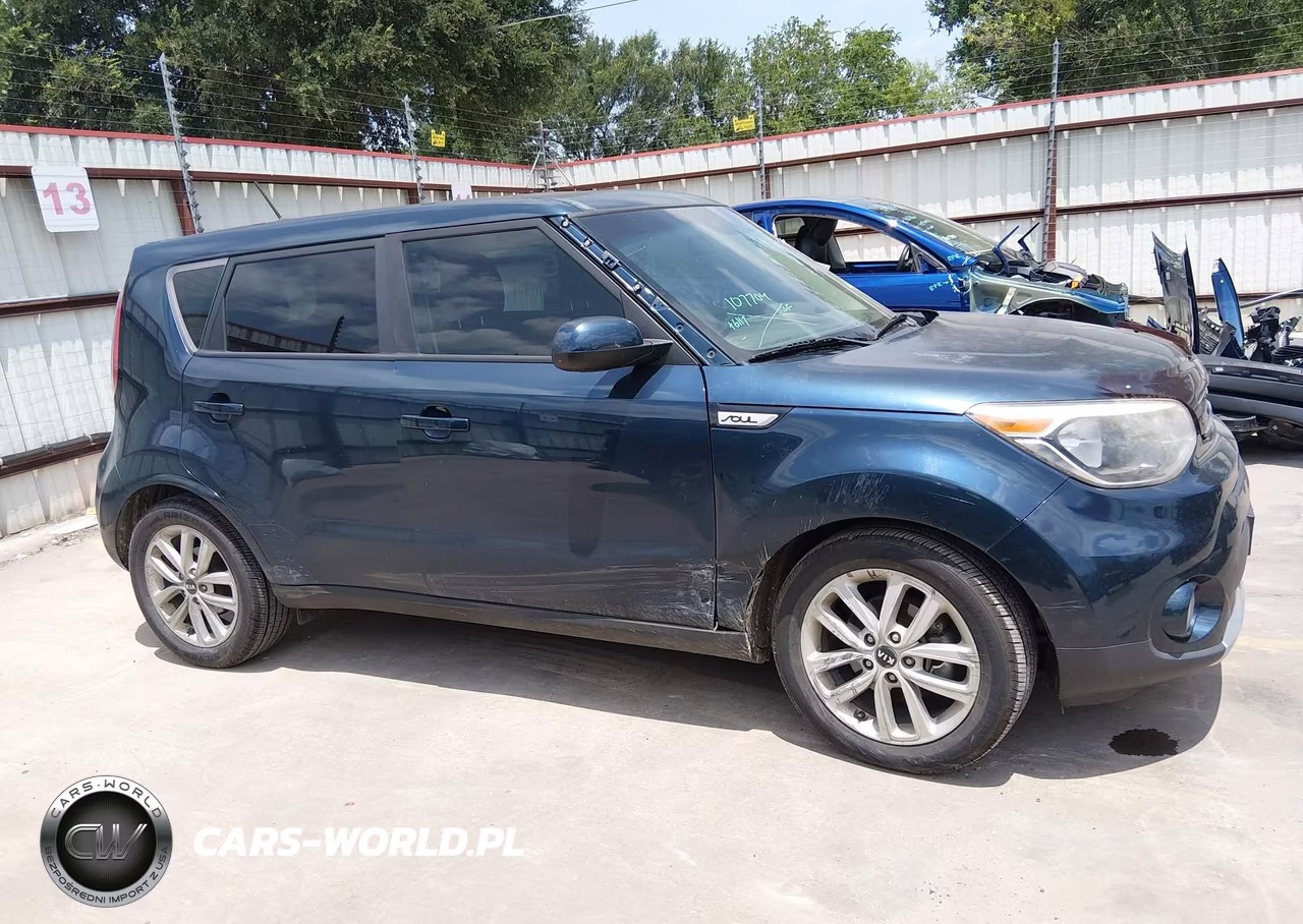 2018 Kia Soul + VIN:KNDJP3A5XJ7588199 - 14