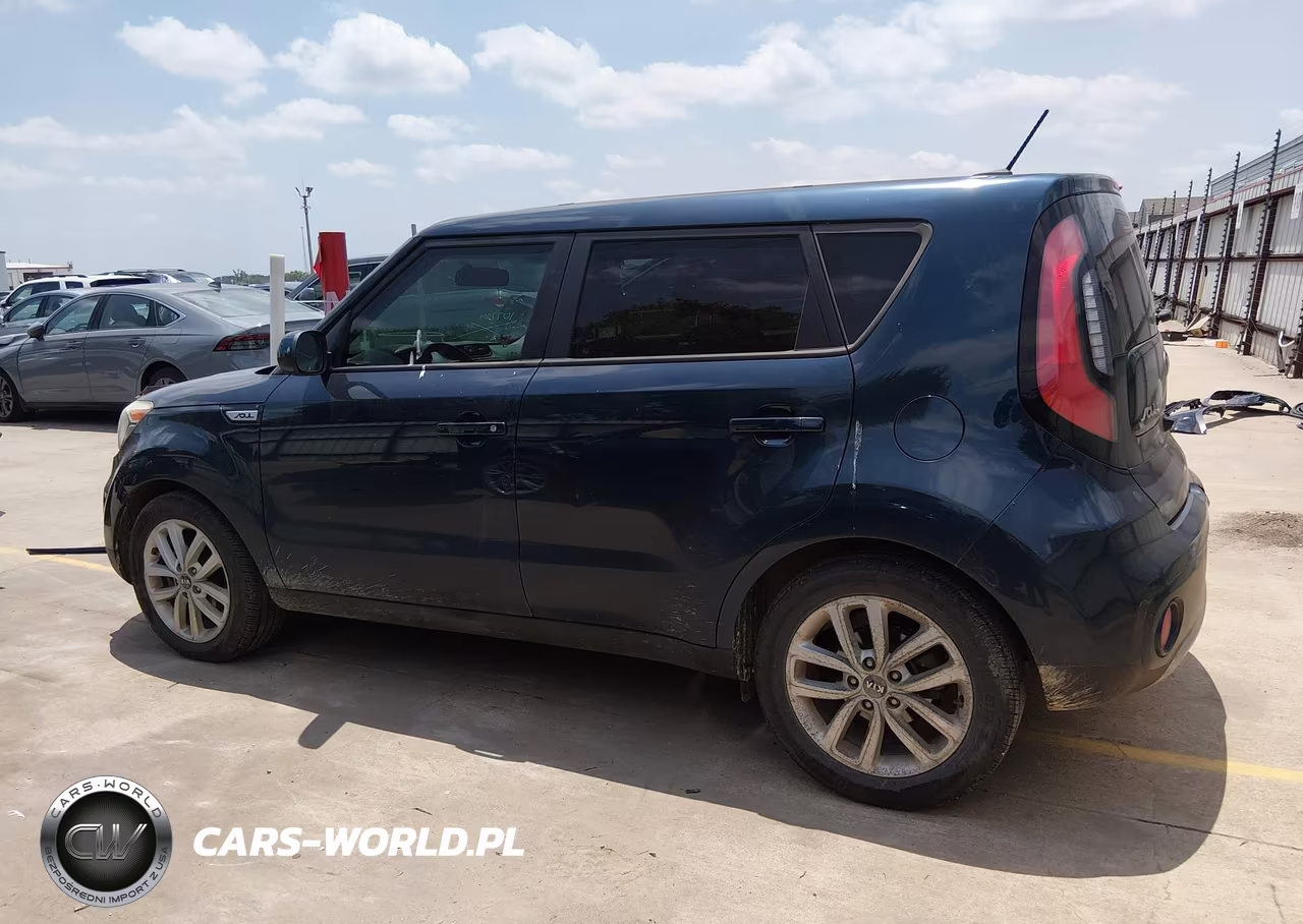 2018 Kia Soul + VIN:KNDJP3A5XJ7588199 - 15