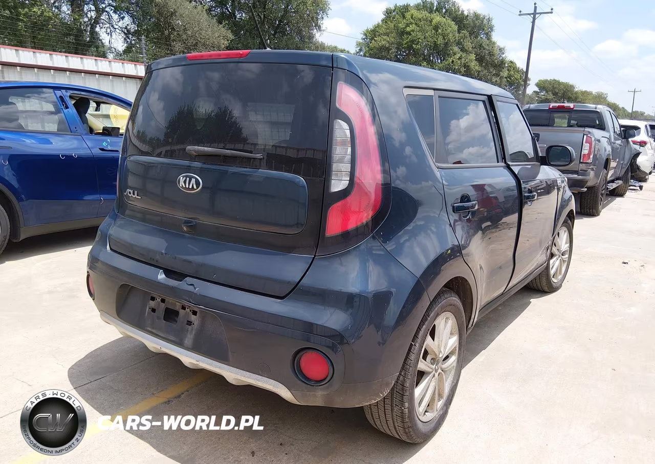 2018 Kia Soul + VIN:KNDJP3A5XJ7588199 - 4