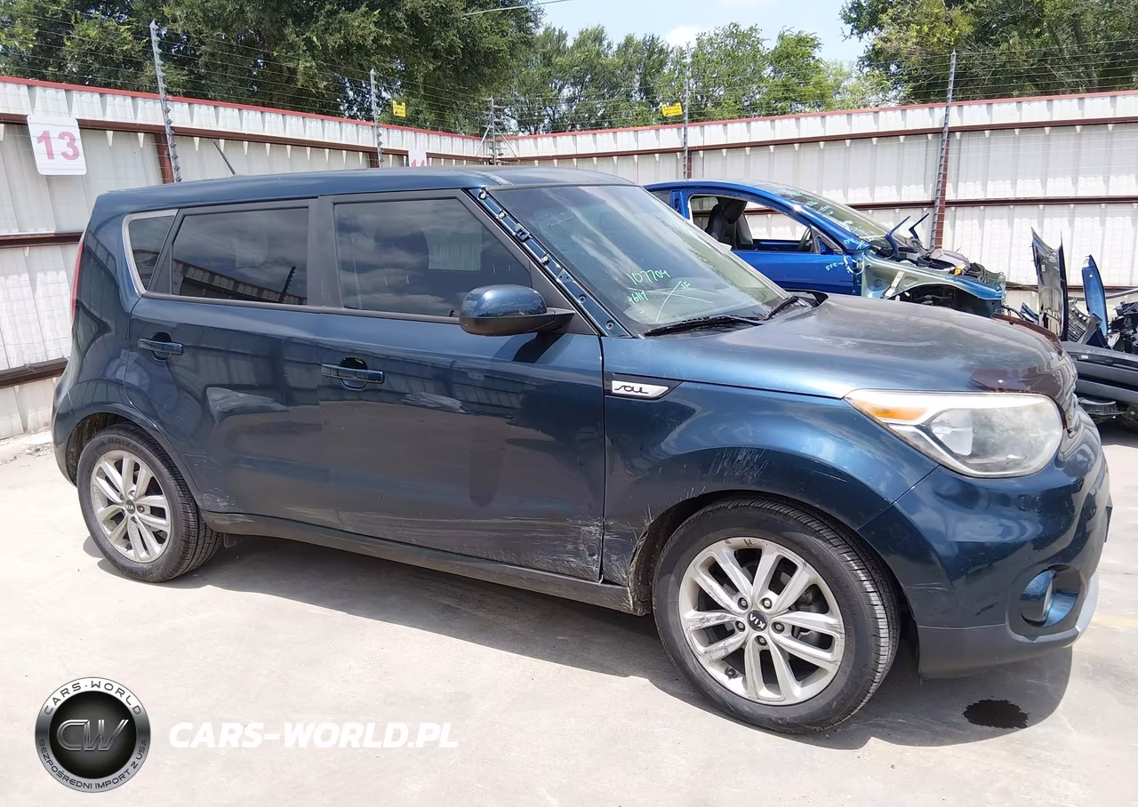 2018 Kia Soul + VIN:KNDJP3A5XJ7588199 - 6