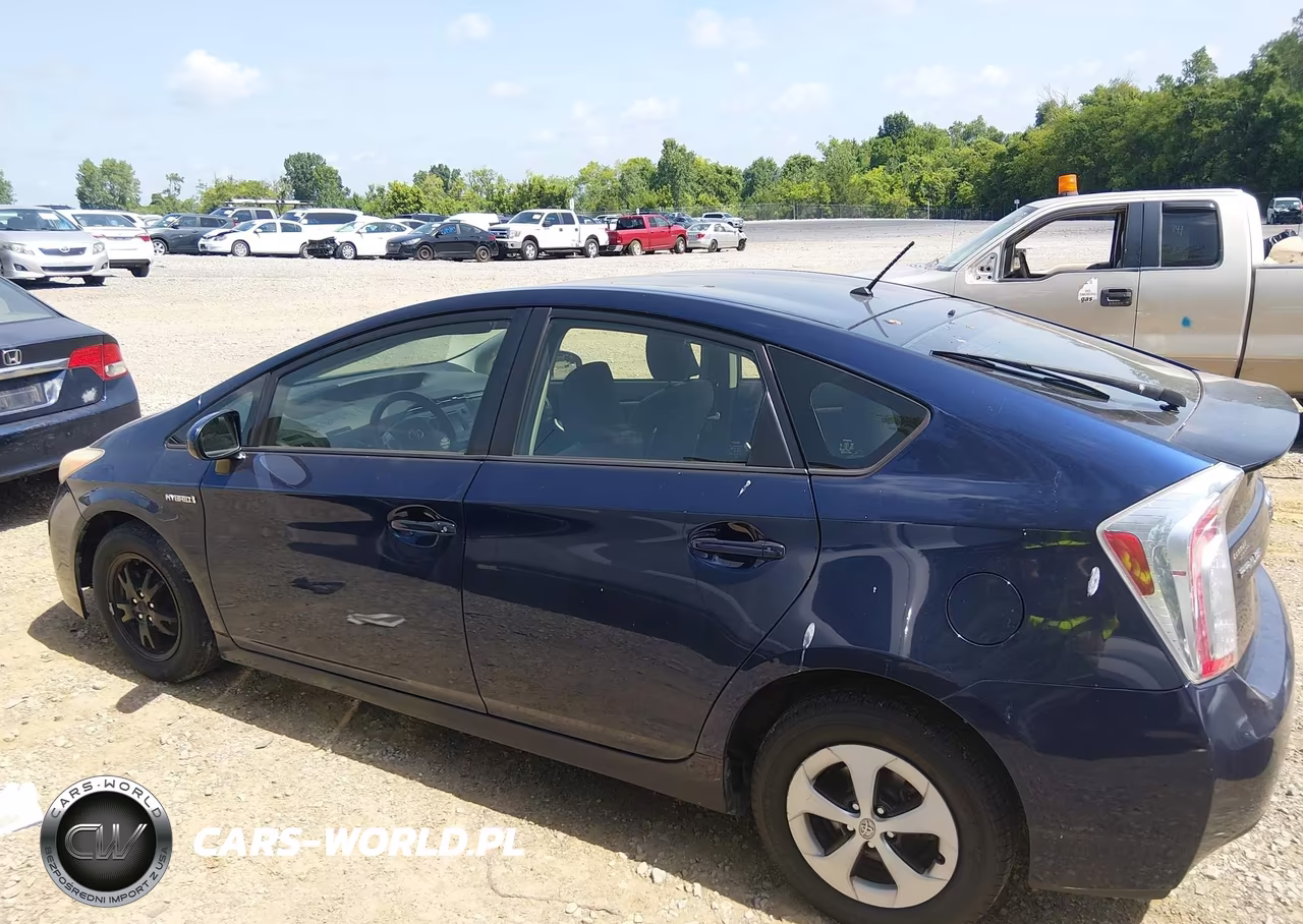 2013 Toyota Prius Two VIN:JTDKN3DU6D1722372 - 15