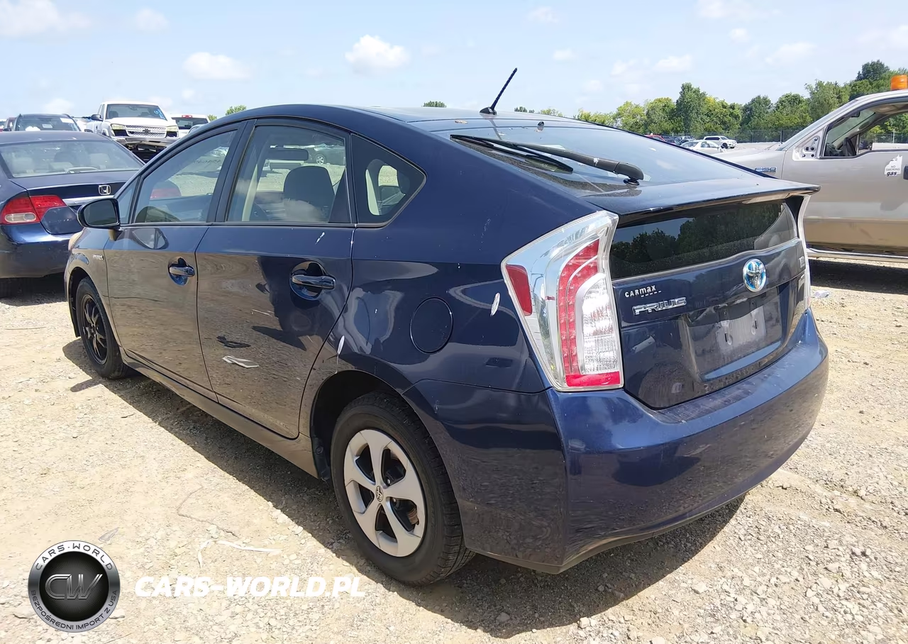 2013 Toyota Prius Two VIN:JTDKN3DU6D1722372 - 3