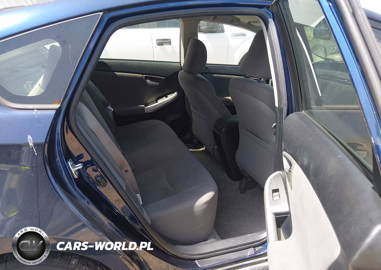 2013 Toyota Prius Two VIN:JTDKN3DU6D1722372 - 8