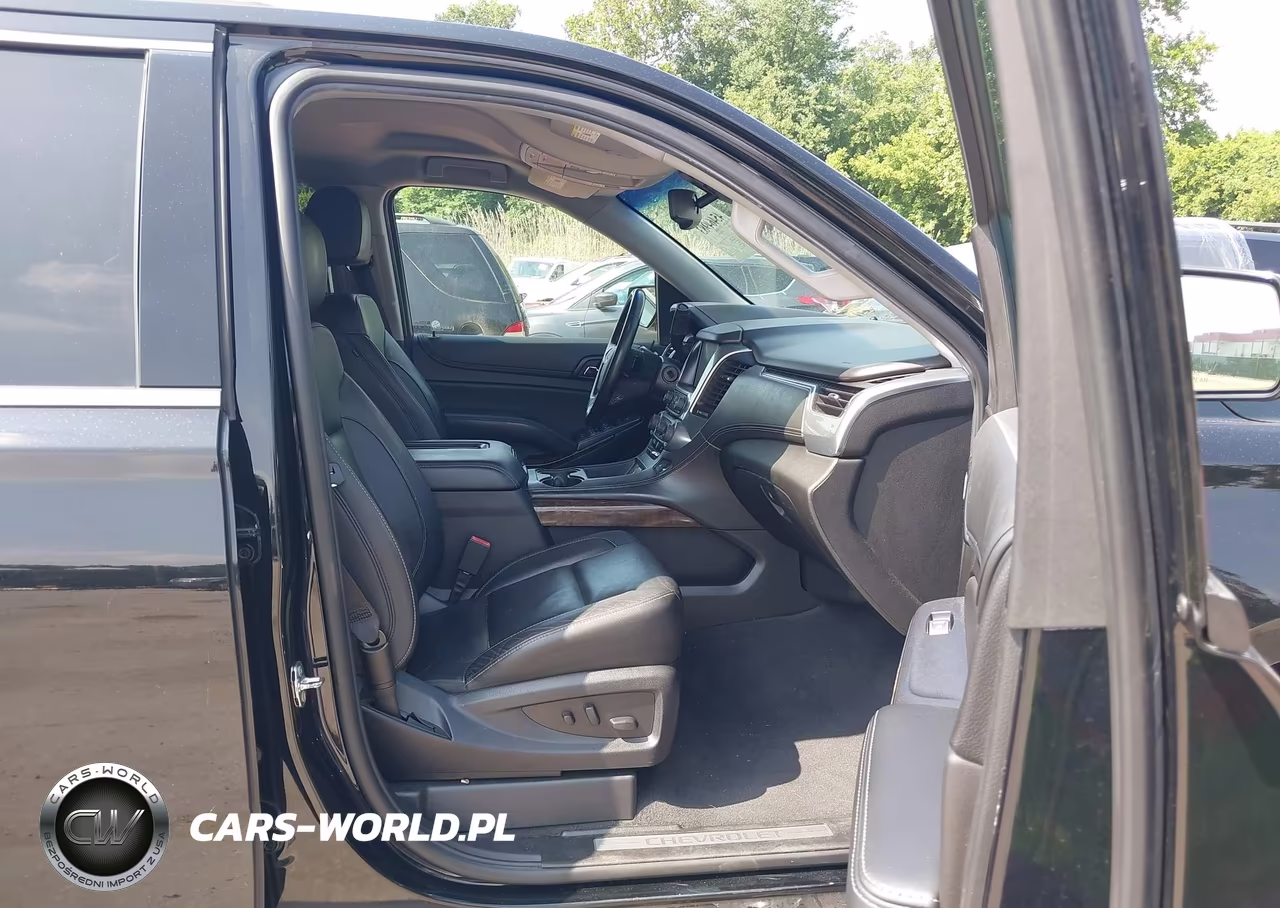 2019 Chevrolet Suburban Lt VIN:1GNSKHKC0KR367141 - 5