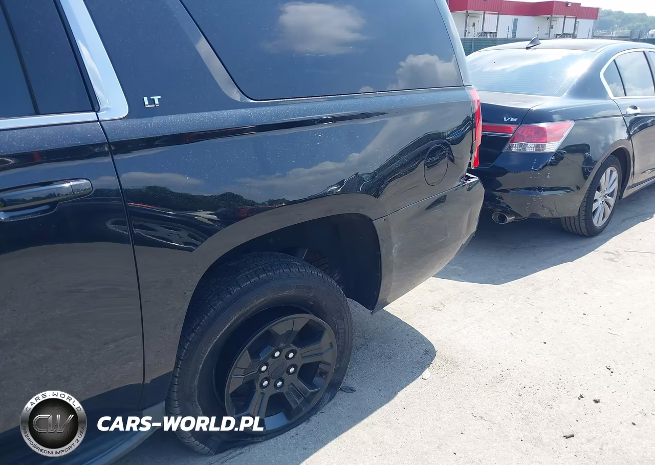 2019 Chevrolet Suburban Lt VIN:1GNSKHKC0KR367141 - 6
