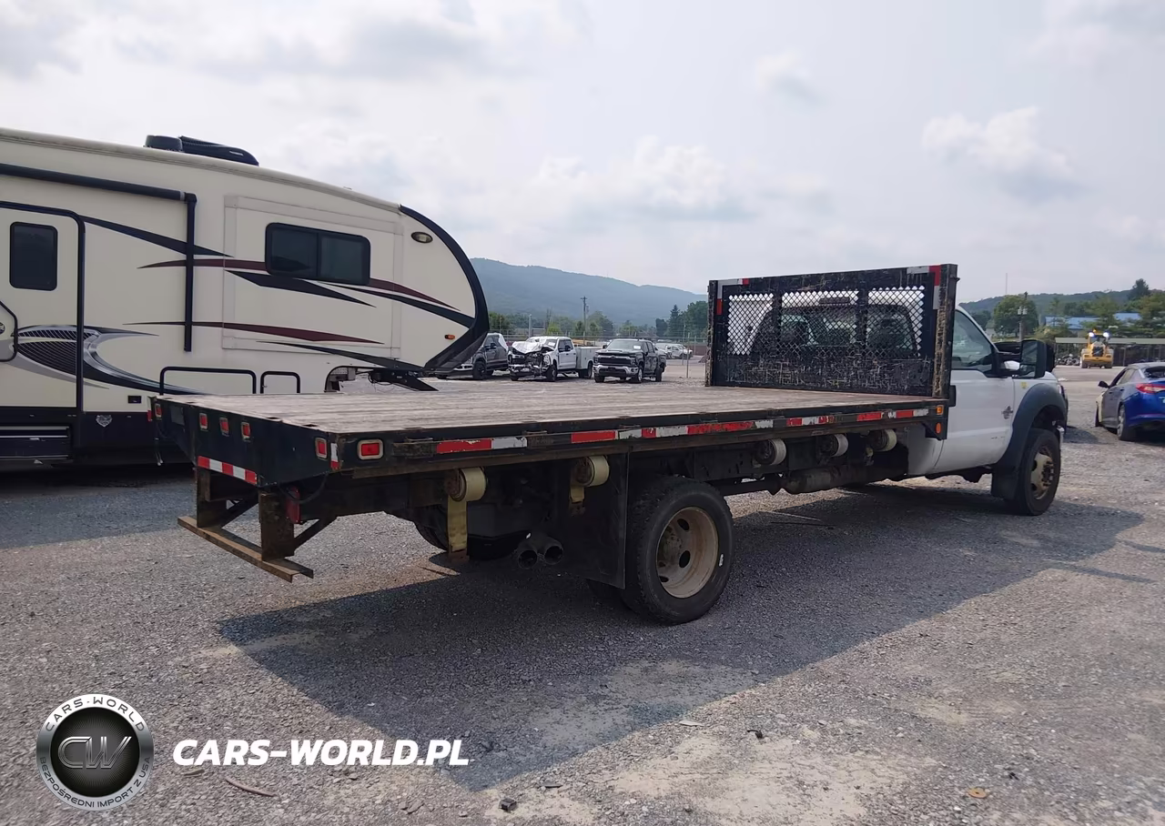 2015 Ford F-550 Chassis Xl VIN:1FDUF5GT5FEC18438 - 4