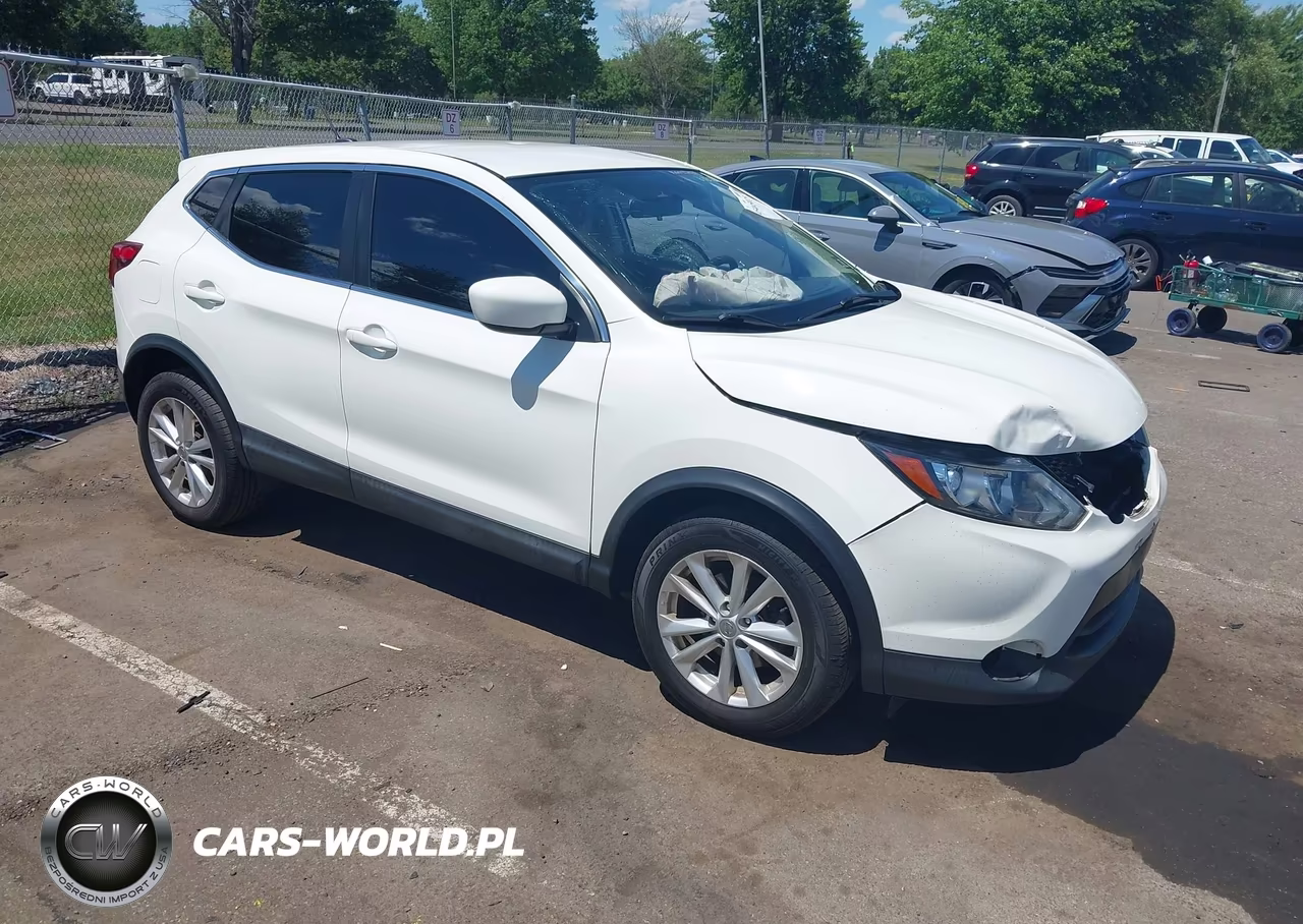 2017 Nissan Rogue Sport S – zdjęcie 1 z 16