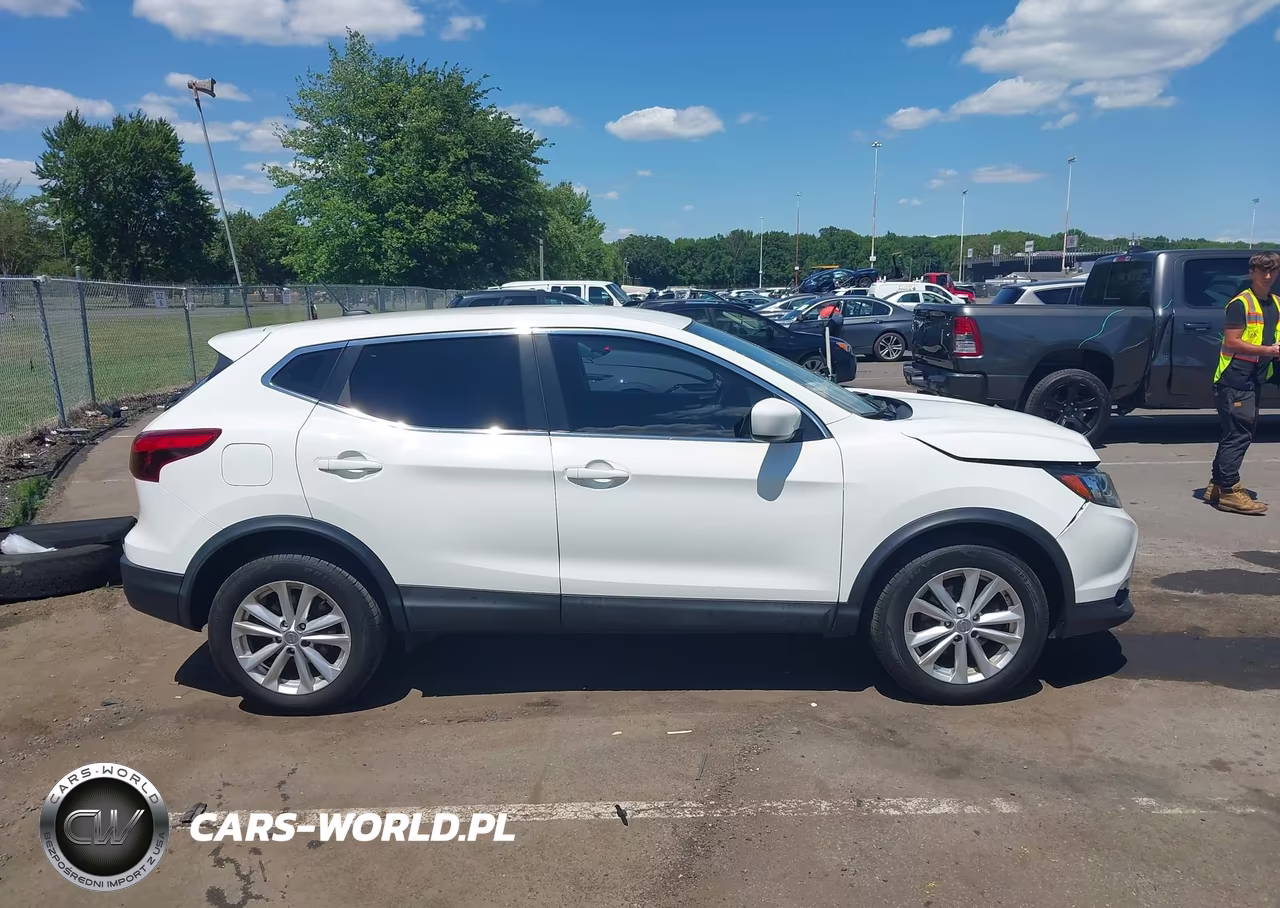 2017 Nissan Rogue Sport S VIN:JN1BJ1CR9HW122535 - 13