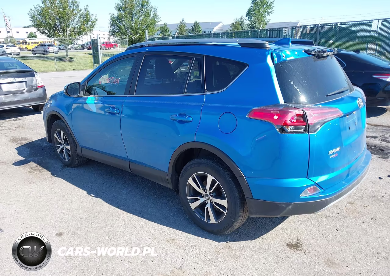 2018 Toyota Rav4 Xle VIN:JTMRFREV1JJ246114 - 3
