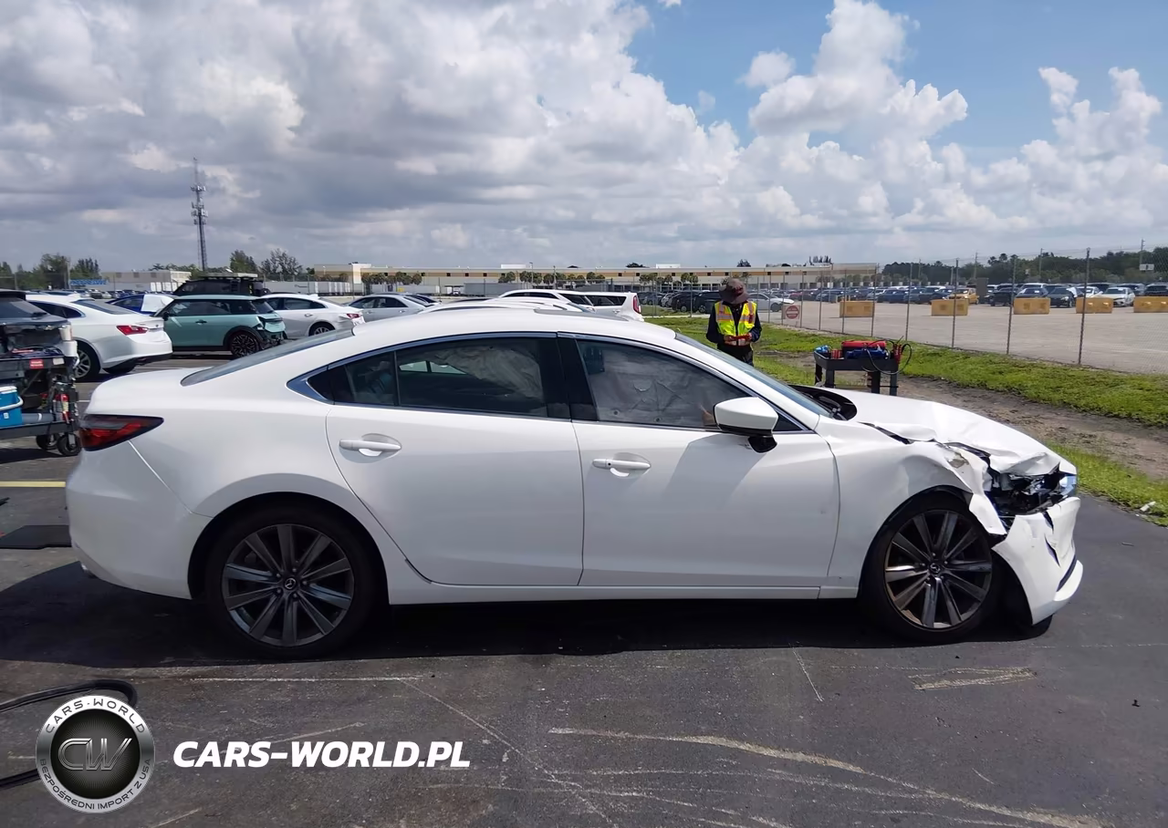 2020 Mazda Mazda6 Touring VIN:JM1GL1VM3L1513894 - 13