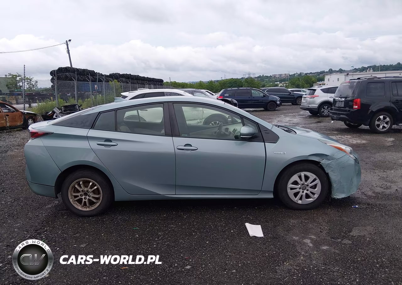 2016 Toyota Prius Two VIN:JTDKBRFUXG3005104 - 13
