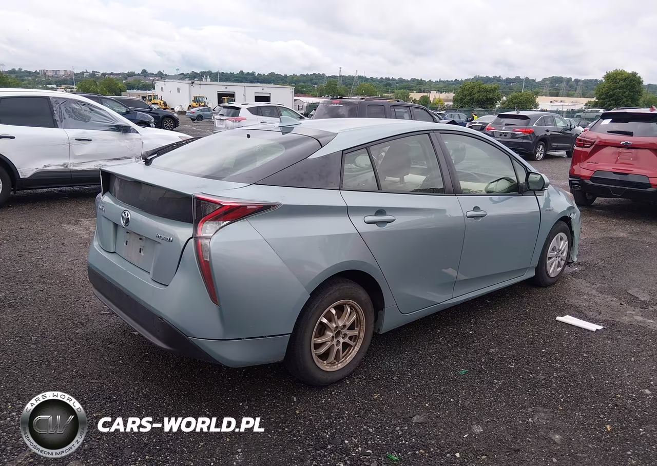 2016 Toyota Prius Two VIN:JTDKBRFUXG3005104 - 4