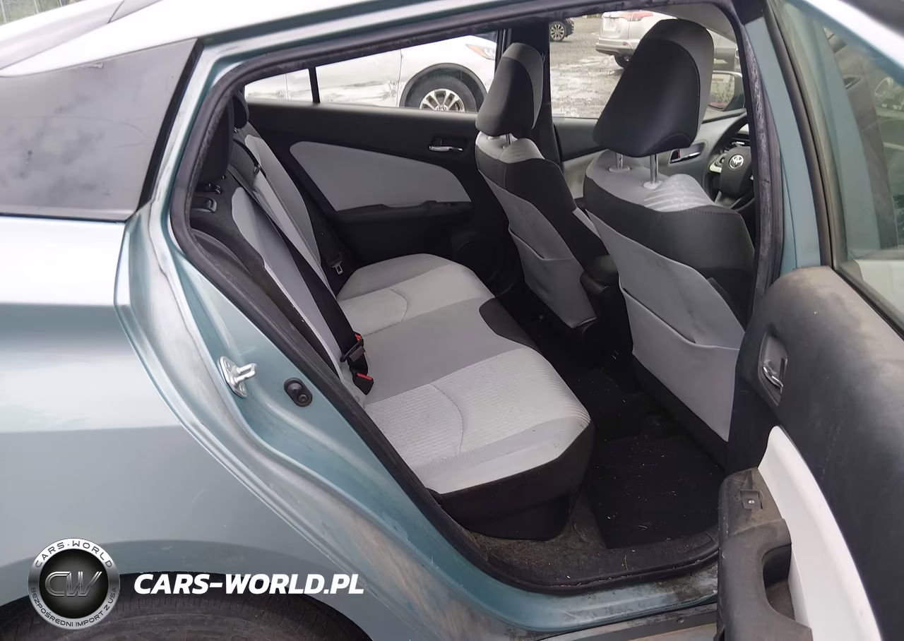 2016 Toyota Prius Two VIN:JTDKBRFUXG3005104 - 8