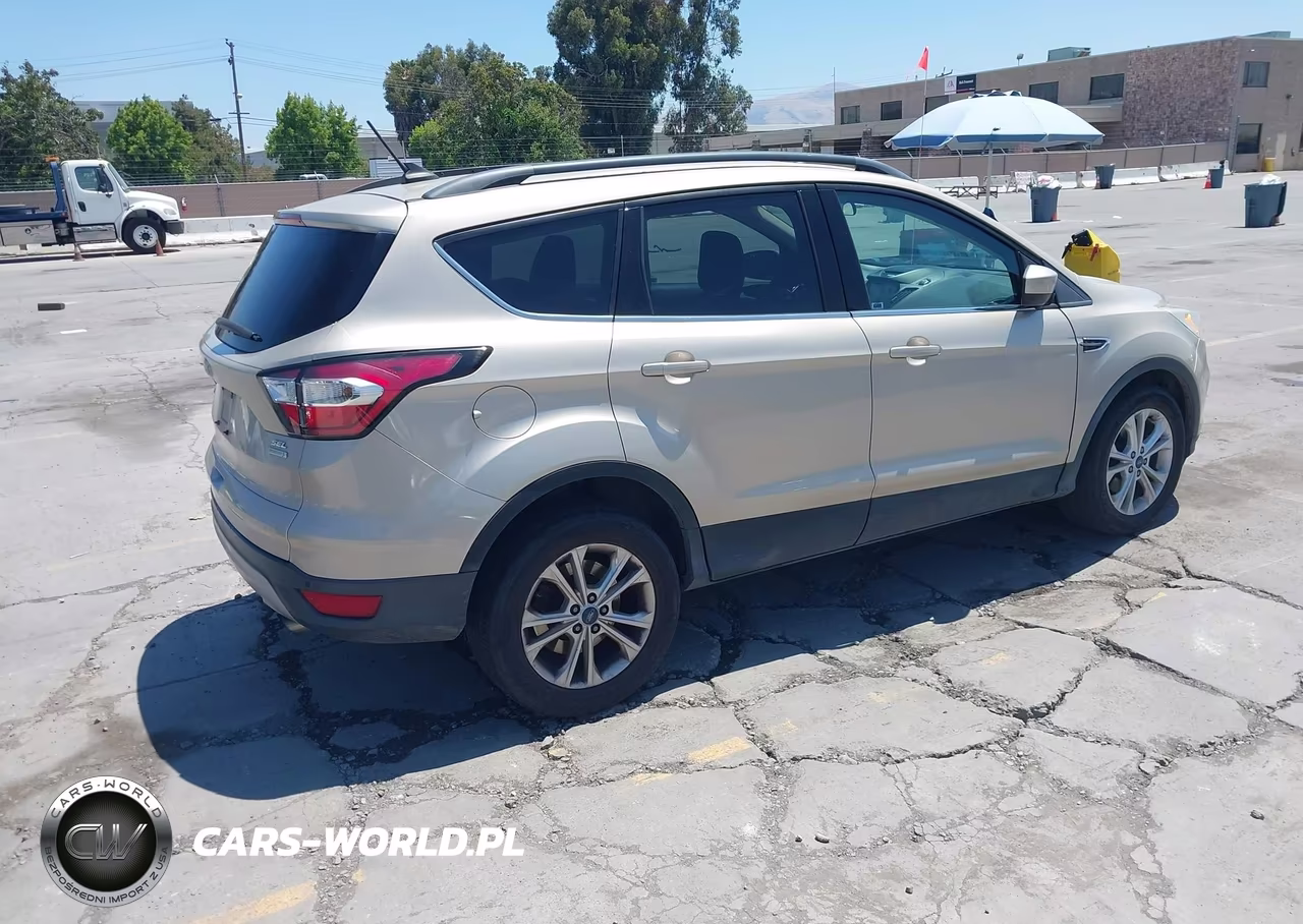 2018 Ford Escape Sel VIN:1FMCU0HD3JUA24629 - 4