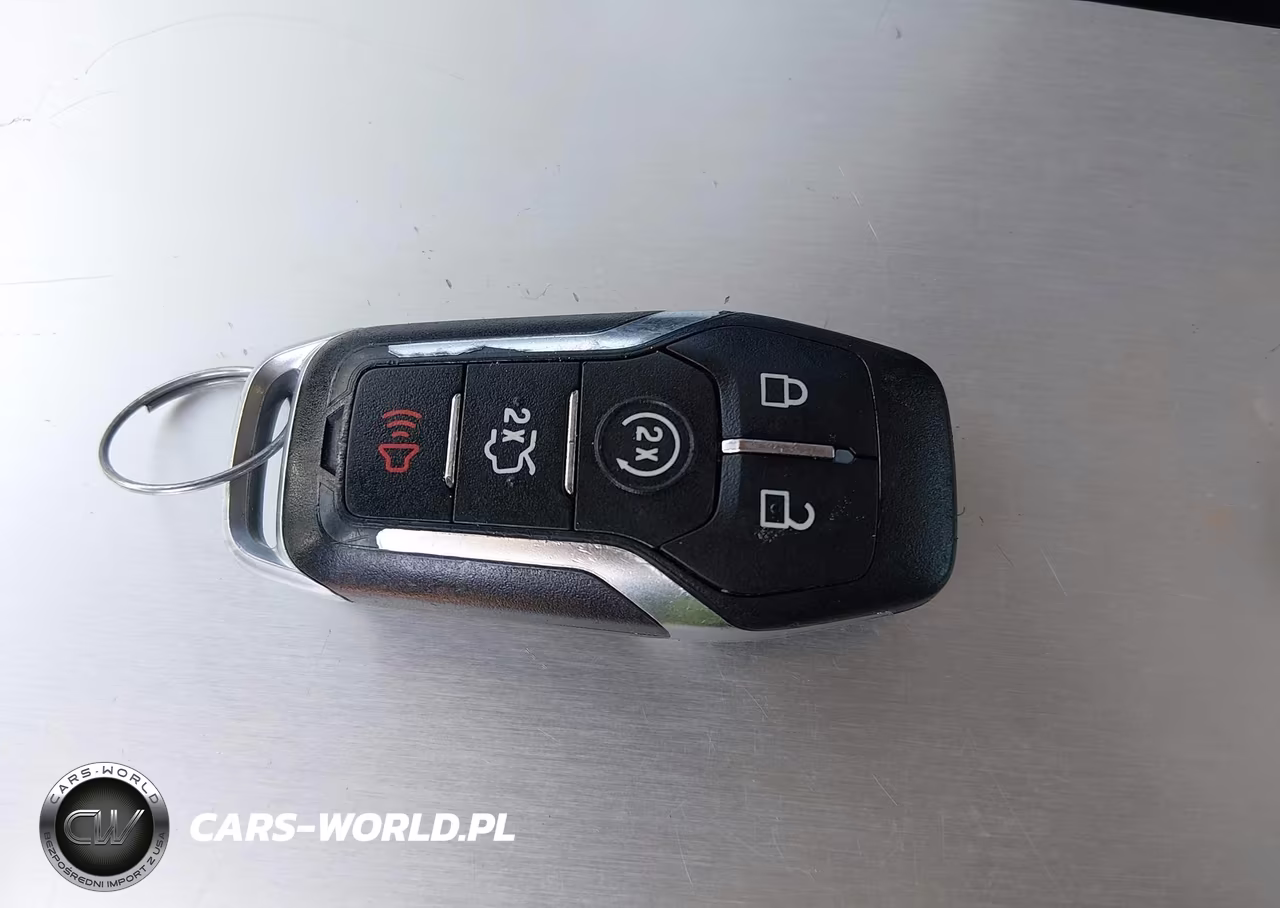 2014 Ford Fusion Energi Titanium VIN:3FA6P0SU8ER231800 - 11