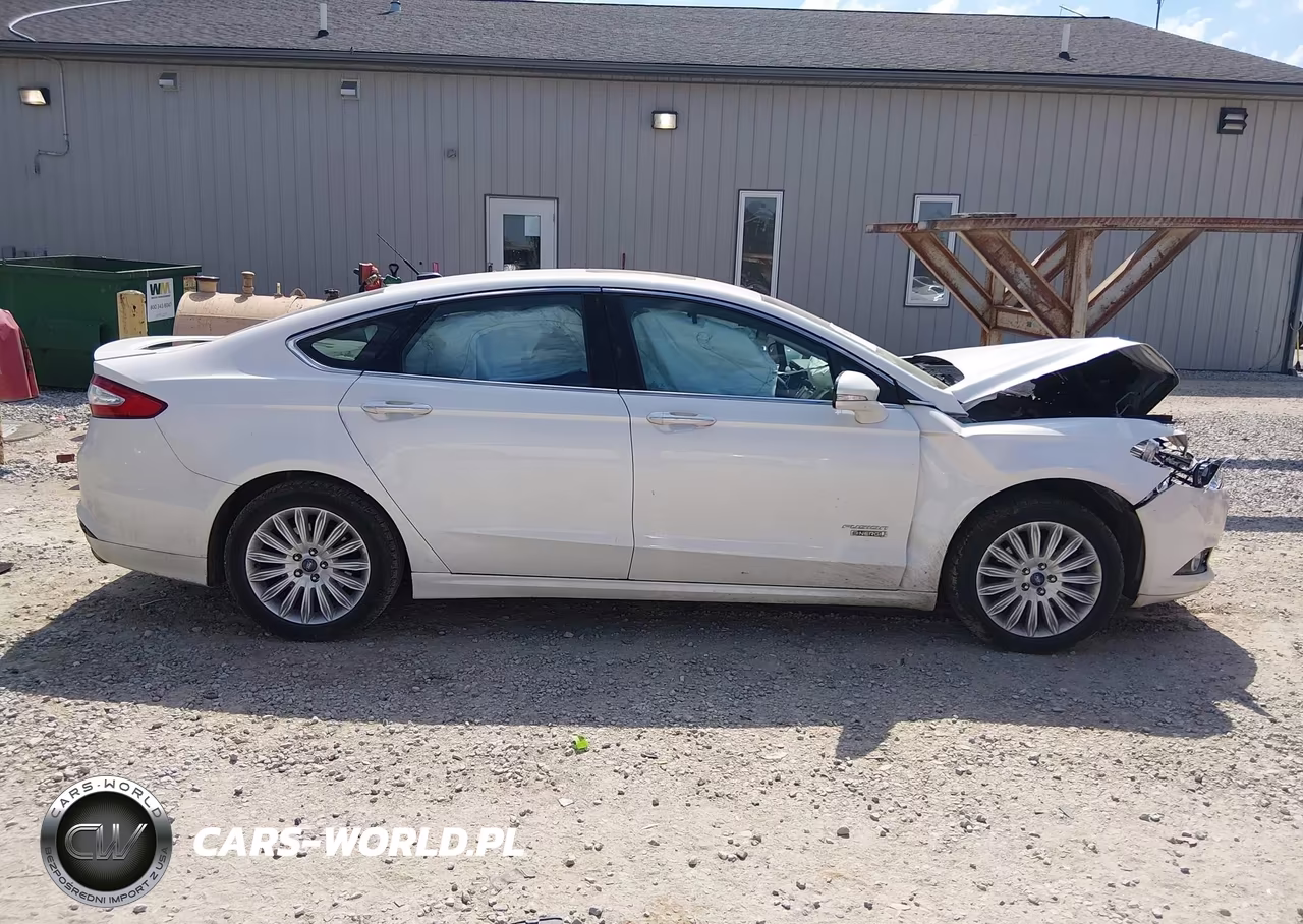 2014 Ford Fusion Energi Titanium VIN:3FA6P0SU8ER231800 - 13