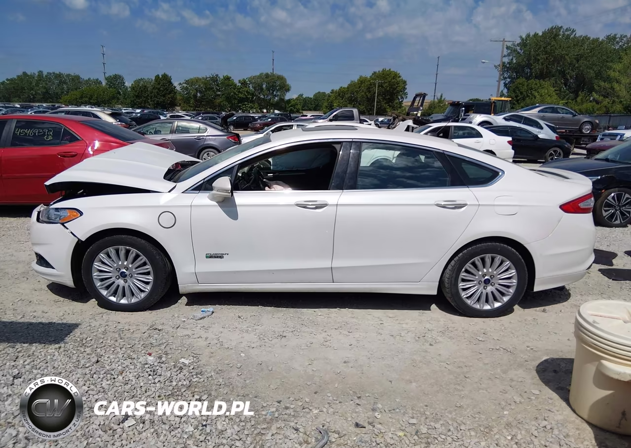 2014 Ford Fusion Energi Titanium VIN:3FA6P0SU8ER231800 - 14