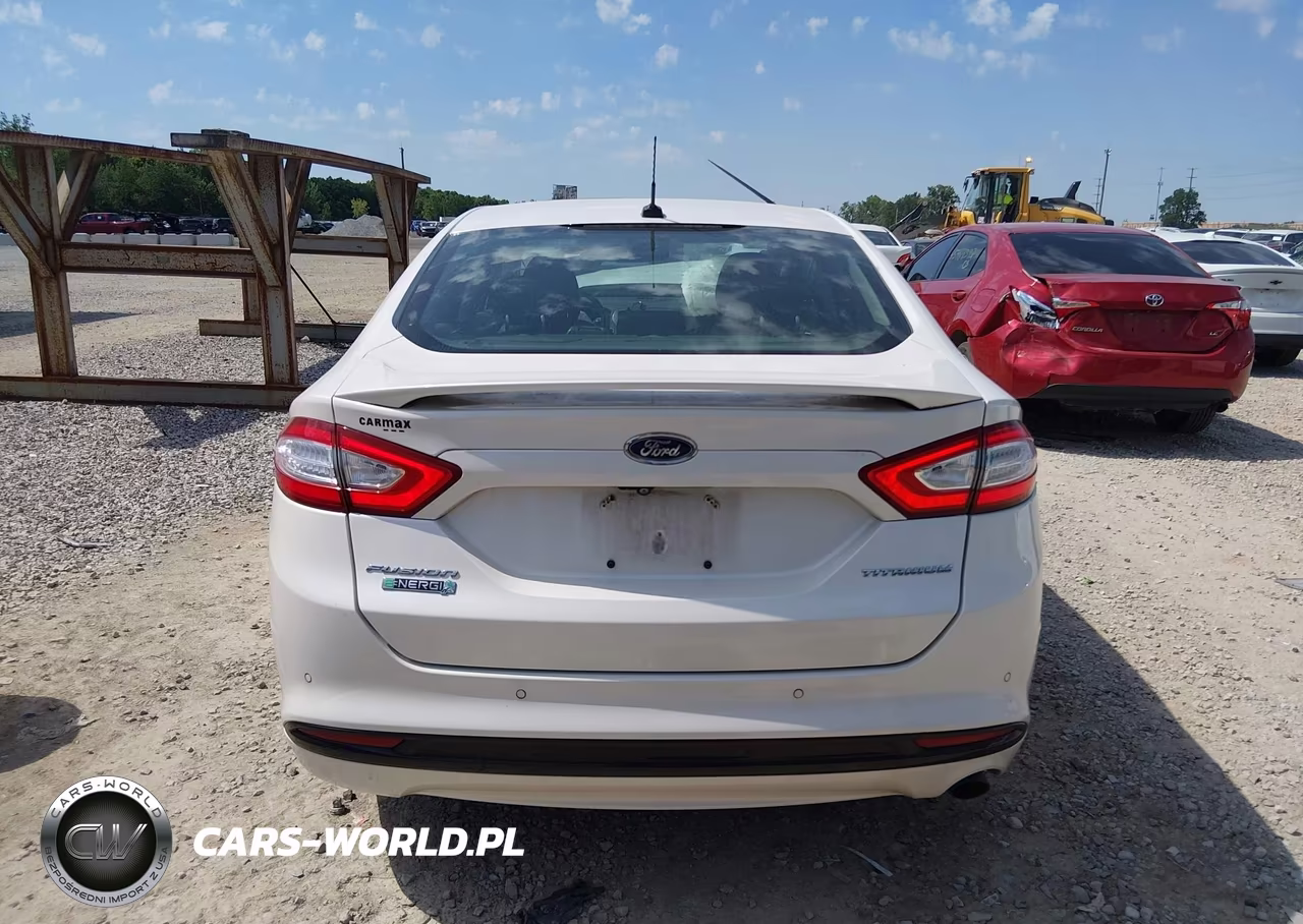 2014 Ford Fusion Energi Titanium VIN:3FA6P0SU8ER231800 - 16