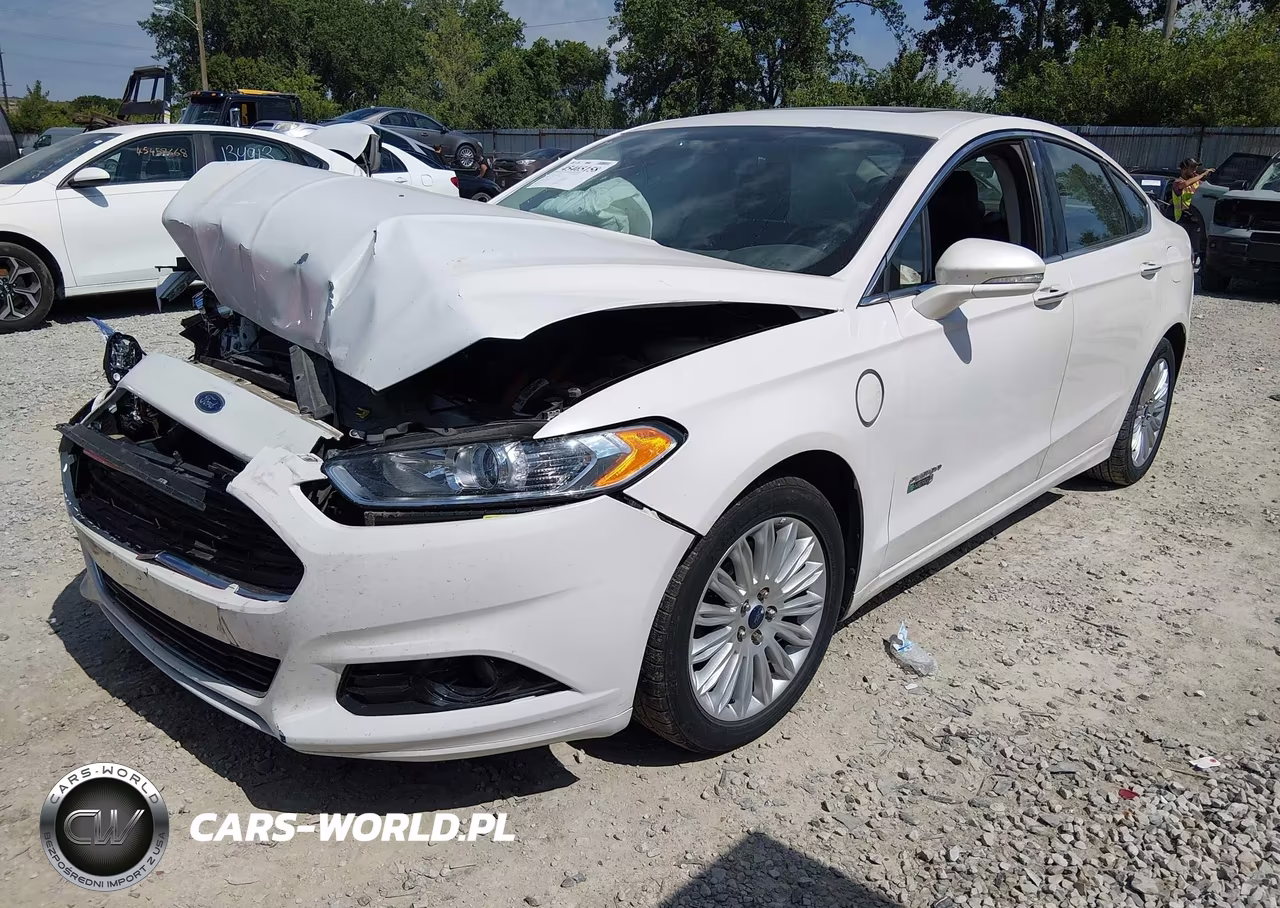 2014 Ford Fusion Energi Titanium VIN:3FA6P0SU8ER231800 - 2