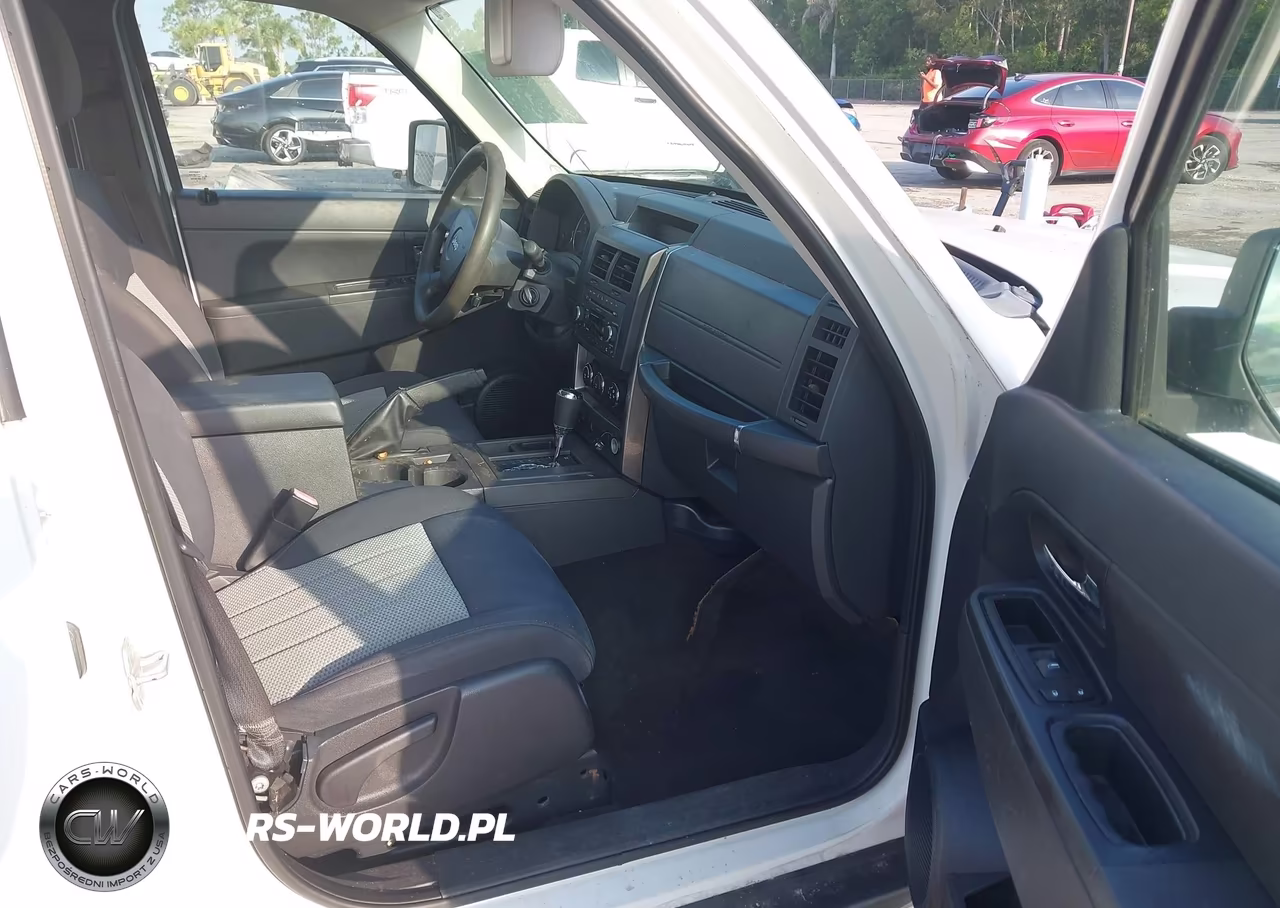 2010 Jeep Liberty Sport VIN:1J4PP2GKXAW106199 - 5