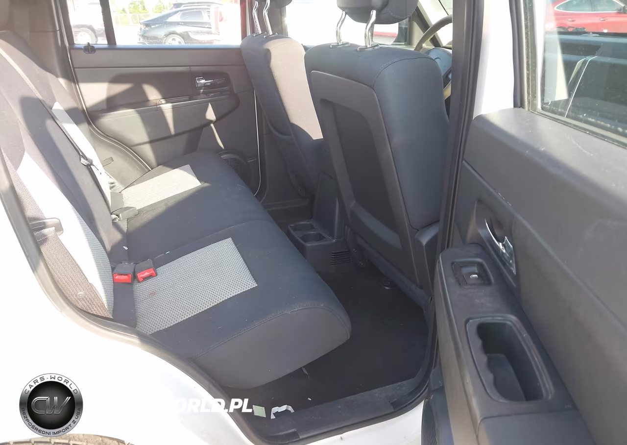 2010 Jeep Liberty Sport VIN:1J4PP2GKXAW106199 - 8