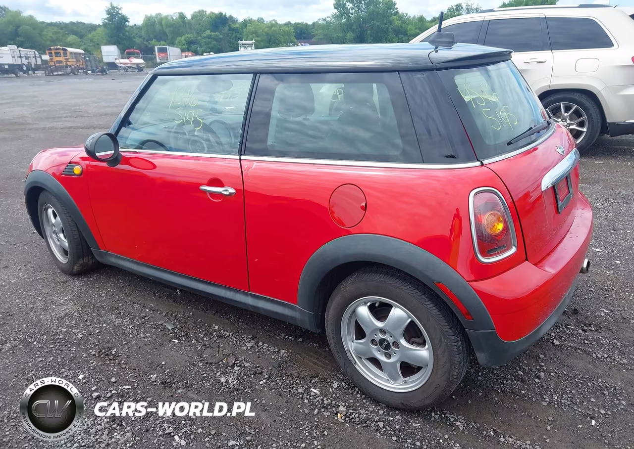 2008 Mini Cooper Hardtop VIN:WMWMF33598TT66068 - 3