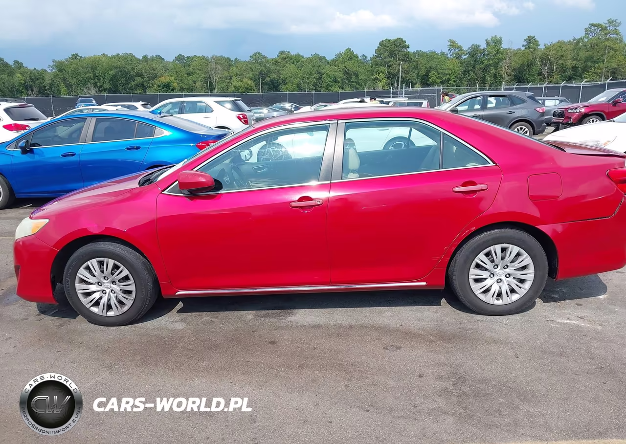 2014 Toyota Camry Le VIN:4T1BF1FK4EU819918 - 14